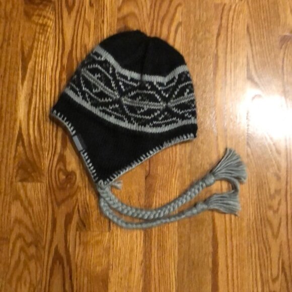 Columbia Winter Hat with Braids - Picture 1 of 1